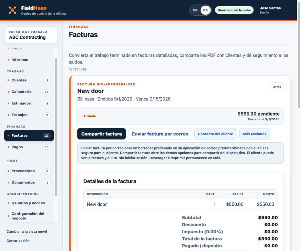 Factura de FieldNexo en una computadora, lista para enviar por correo o compartir con el cliente