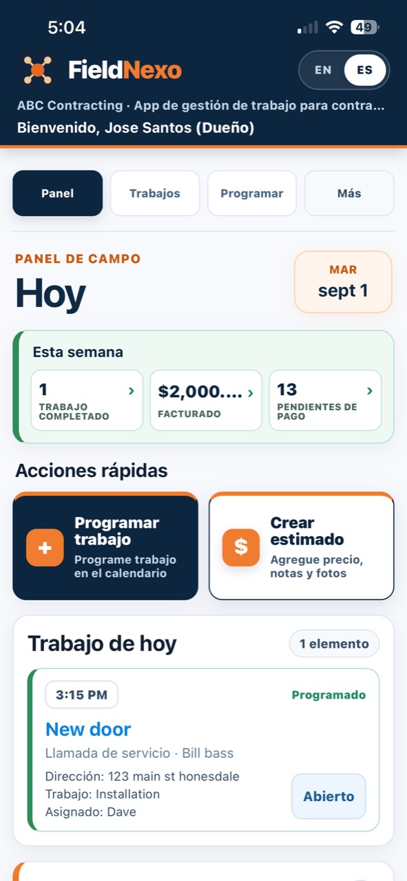 Panel móvil de FieldNexo con totales semanales, acciones rápidas y el trabajo programado de hoy